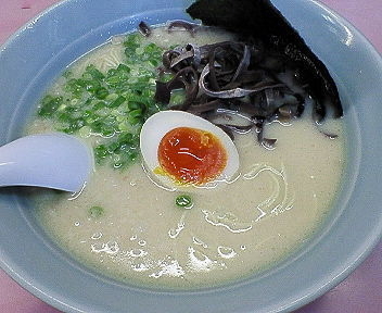 「Ａセット（とんこつ屋台ラーメンを選択）　８５０円　※」@九州ラーメン 元吉田の写真