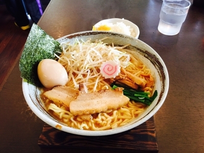 「特製味噌ラーメン 900円麺大盛無料+ランチ時ライス一杯無料」@さるいち 大口店の写真