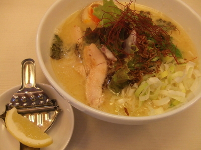 「極み鶏　８３０円」@ゴル麺 横浜本店の写真