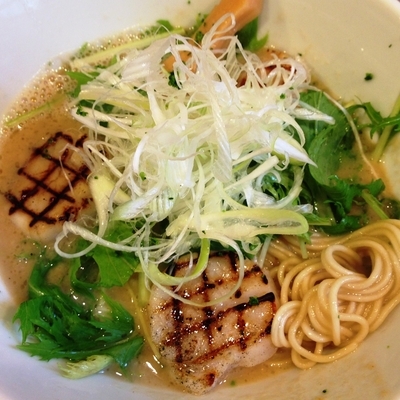 「帆立白湯らぁめん（贅沢貝柱のせ）」@旨美麺 築一の写真