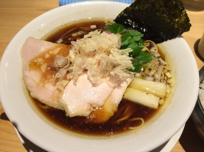 「鶏SOBA（850円）」@Ginza Noodles むぎとオリーブの写真