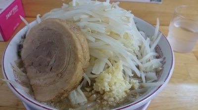 「ラーメン野菜マシニンニク脂ふつう」@ラーメン 龍郎の写真