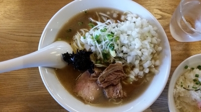 「煮干そば¥750+玉ねぎ¥50」@中村屋総本山の写真