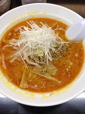 「スパイシー真っ赤っかラーメン+ランチ生姜焼き丼」@博多中洲屋台 鈴木ラーメン店の写真