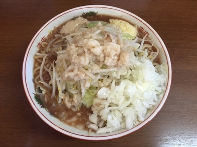 「らーめん（麺３００ｇ、にんにく、アブラ、タマネギ）　７５０円」@らーめん おうか 松戸松飛台店の写真