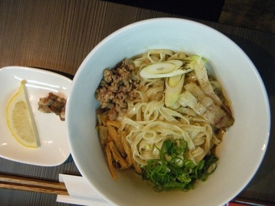 「期間・曜日限定：鴨油とエシレバターの油そば900円」@柳麺 呉田-goden-の写真