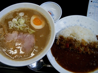 「一日限定10食：濃厚煮干しラーメン800円＋半ｶﾚｰ300円」@煮干しらーめん ○五食堂の写真