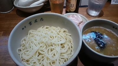 「つ味玉つけ麺+チャーシュー+瓶ビール」@麺屋吉左右の写真