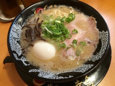 「味玉ラーメン／¥850」@博多一幸舎 池袋東口店の写真