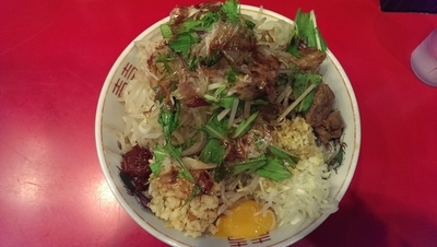 「冷やしまぜそば、大、しょうが、辛玉、かつおぶし」@用心棒の写真