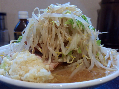 「小ラーメン➕にんにく➕野菜」@豚星。の写真