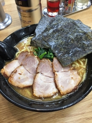 「チャーシュー麺大盛、硬め濃いめ」@らーめん せい家 経堂店の写真