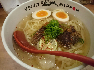 「沖縄式角煮塩ラーメン、半熟味付玉子」@ソラノイロ NIPPONの写真