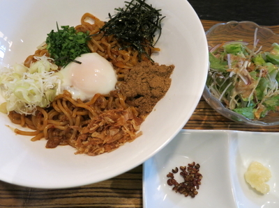 「まつ岡風 台湾まぜそば （サラダ・追い飯付）　850円」@焼鍋 まつ岡の写真