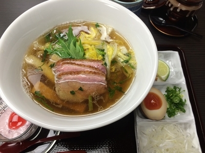 「特選鴨ラーメン（デザート付き）（1600円）」@つきじ鴨料理 鴨正の写真