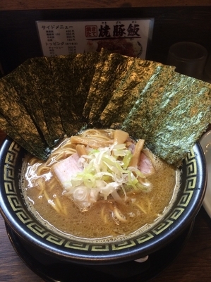 「中華そば＋中盛り＋海苔」@東京煮干中華そば 三三㐂 大森の写真