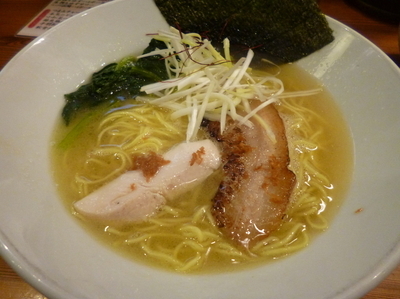 「純鶏ホタテ塩ラーメン」@三代目麺処 「まるは」極 船橋店の写真