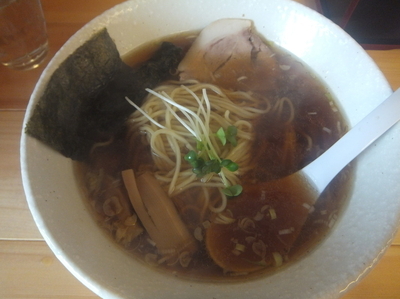 「ラーメン590円(オープン1ヶ月記念クーポンで490円)」@中華蕎麦 みやまの写真