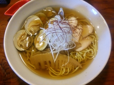 「はまぐりの中華そば（正油、硬め）」@中華そばつけそば 千思萬考の写真