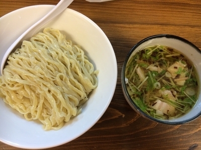 「塩つけ麺720円、醤油ラーメン、味玉、海苔」@くじら食堂の写真