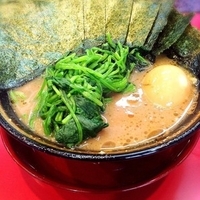 ラーメン濃いカタ＋味玉＋のり＋れんそう増し