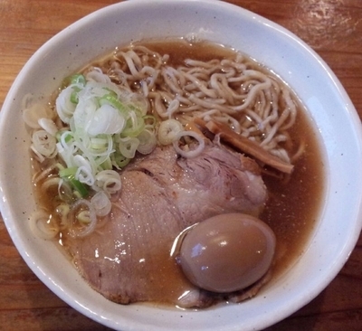 「中華そば（大）400g900円にクーポンで味玉サービス」@中華蕎麦 春馬の写真