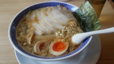 「東京豚骨ラーメン+チャーシュートッピング+サービス煮卵」@麺屋 一茶 古河店の写真