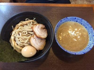 「【気まぐれメニュー】特性あやきよ鯵煮干しパイパンつけ麺」@つけ麺 弥七の写真