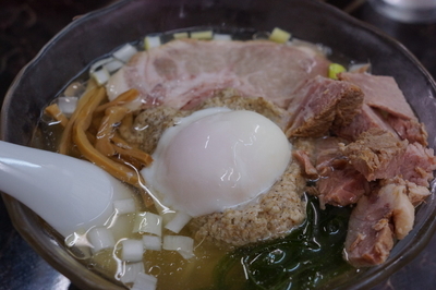 「とろたま冷やし煮干しそば（限定）＋切り落としチャーシュー」@らーめん えんやの写真