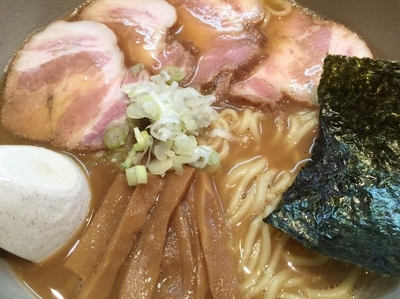 「らーめん(大)＋チャーシュー」@麺屋吉左右の写真