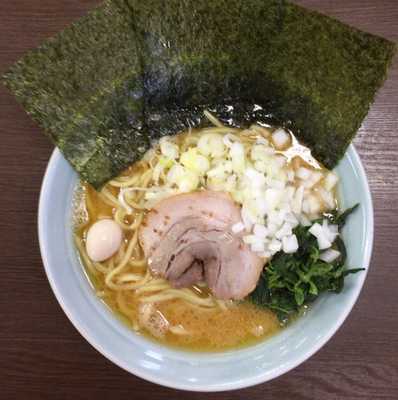 「豚骨醤油らーめん＋大盛（800円）」@横浜家系ラーメン 藤家の写真