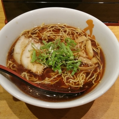 「しょうゆらーめん」@旭川らーめん かすいの写真