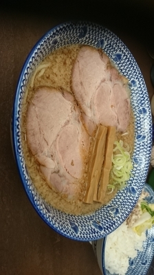 「背あぶら濃厚魚介中華 中 + ライス」@なかた屋の写真