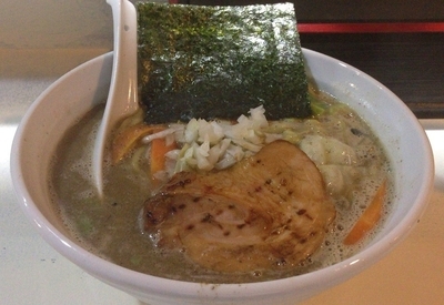 「豚骨煮干ラーメン＋ライス(750円＋150円)」@だる磨の写真