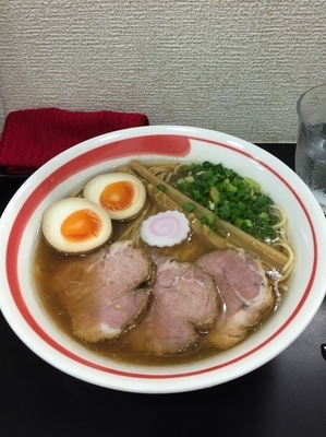 「特製中華そば」@自家製麺SHINの写真