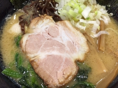 「醤油豚骨ラーメン」@松壱家 藤沢本店の写真