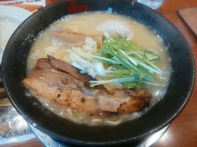 「濃厚鶏そば味玉(並盛)842円」@とりの助 高崎インター店の写真