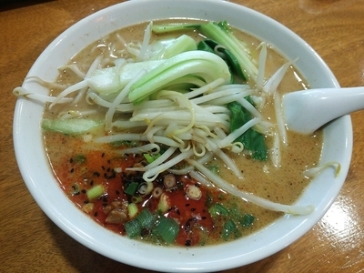 「胡麻辛味ラーメン」@魯園菜館 砧店の写真