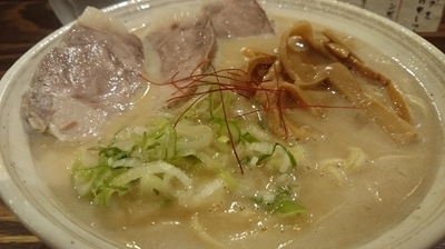 「ラーメン大（塩煮豚）：塩煮豚追加」@西中島 光龍益の写真