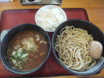 「夏季限定、トマトカレーつけ麺900円(クーポンで玉子無料)」@中華そばつけ麺 魚介の達人 久兵衛 取手店の写真