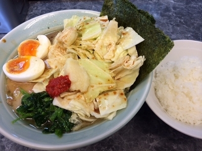 「ラーメン650円　キャベチャ200円」@横浜らーめん 椿家の写真
