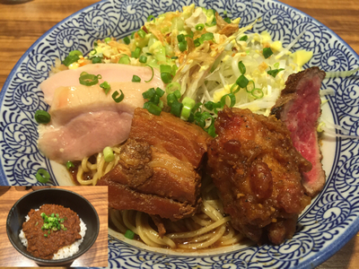 「【4周年限定】冷やし肉そば850円、キーマカレー250円」@ラーメン燈郎の写真