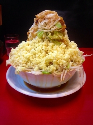 「小ラーメン【麺300g】全マシマシ」@豚男 -BUTAMEN-の写真