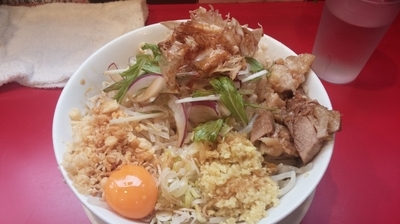 「冷やしまぜそば　830円　鰹節、生姜マシマシ、アブラ」@用心棒の写真