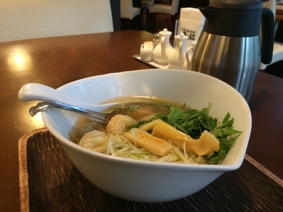 「海老ワンタン麺 1180円」@中華旬彩料理 東方紅 立川高島屋店の写真