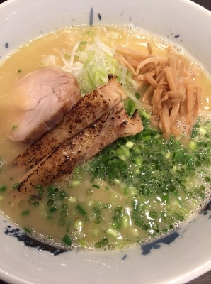 「濃厚鶏そば」@鶏そば 雫一 大袋店の写真