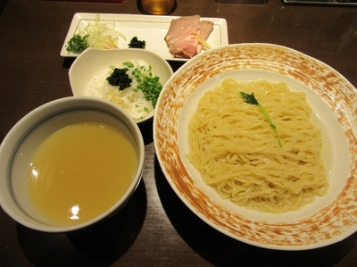 「限定　薬涼潮つけそば（８５０円）＋〆の冷や飯」@麺や 虎徹の写真