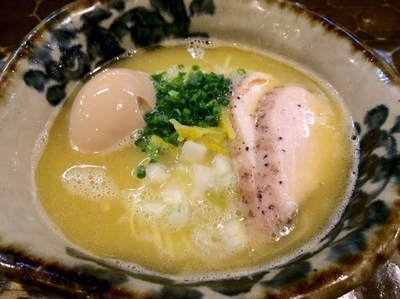 「純鶏そば（750円）」@特級鶏蕎麦 龍介の写真