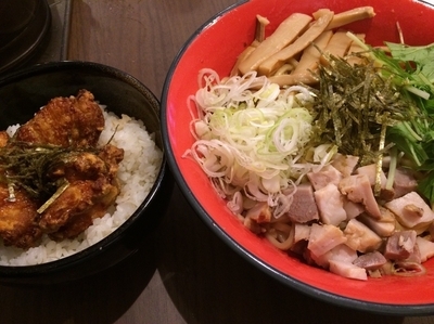 「油そば+から揚げ丼」@釜炊きとんこつ 品川製麺所 新宿2丁目店の写真