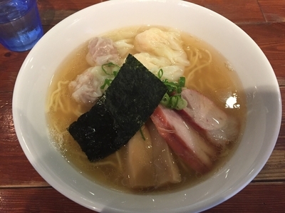 「特製ワンタン麺・白（ハーフ）（900円）」@八雲の写真
